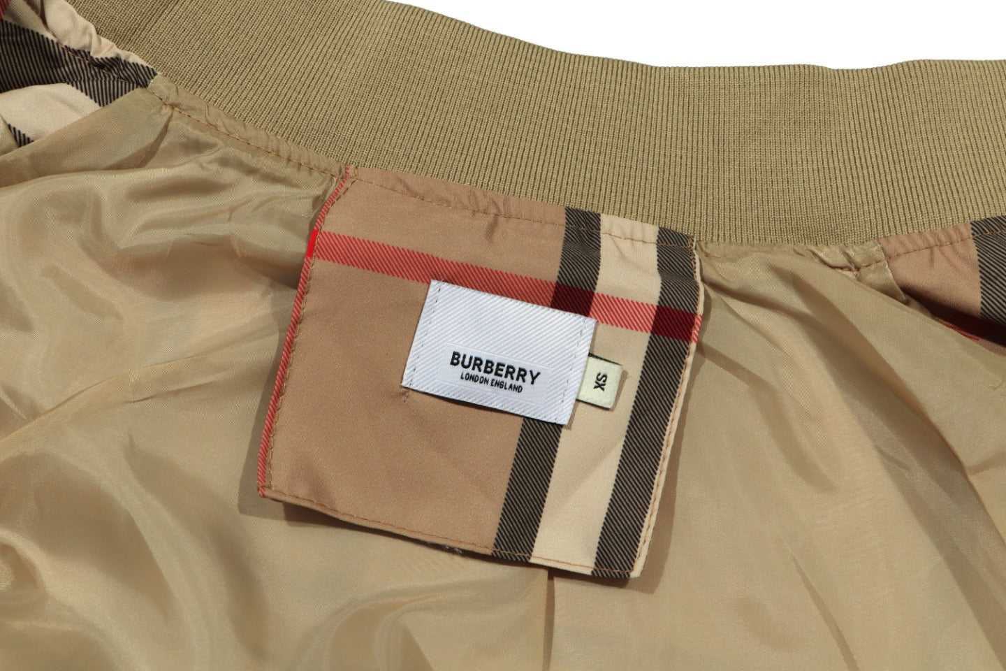 【BURBERRY 公式旗艦店】バーバリー ジャケット着 好評に付き再入荷！