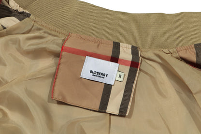 【BURBERRY 公式旗艦店】バーバリー ジャケット着 好評に付き再入荷！