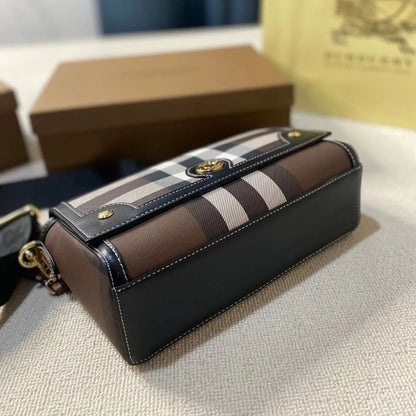 【◎VIP価格◎】Burberry noteショルダーバッグ