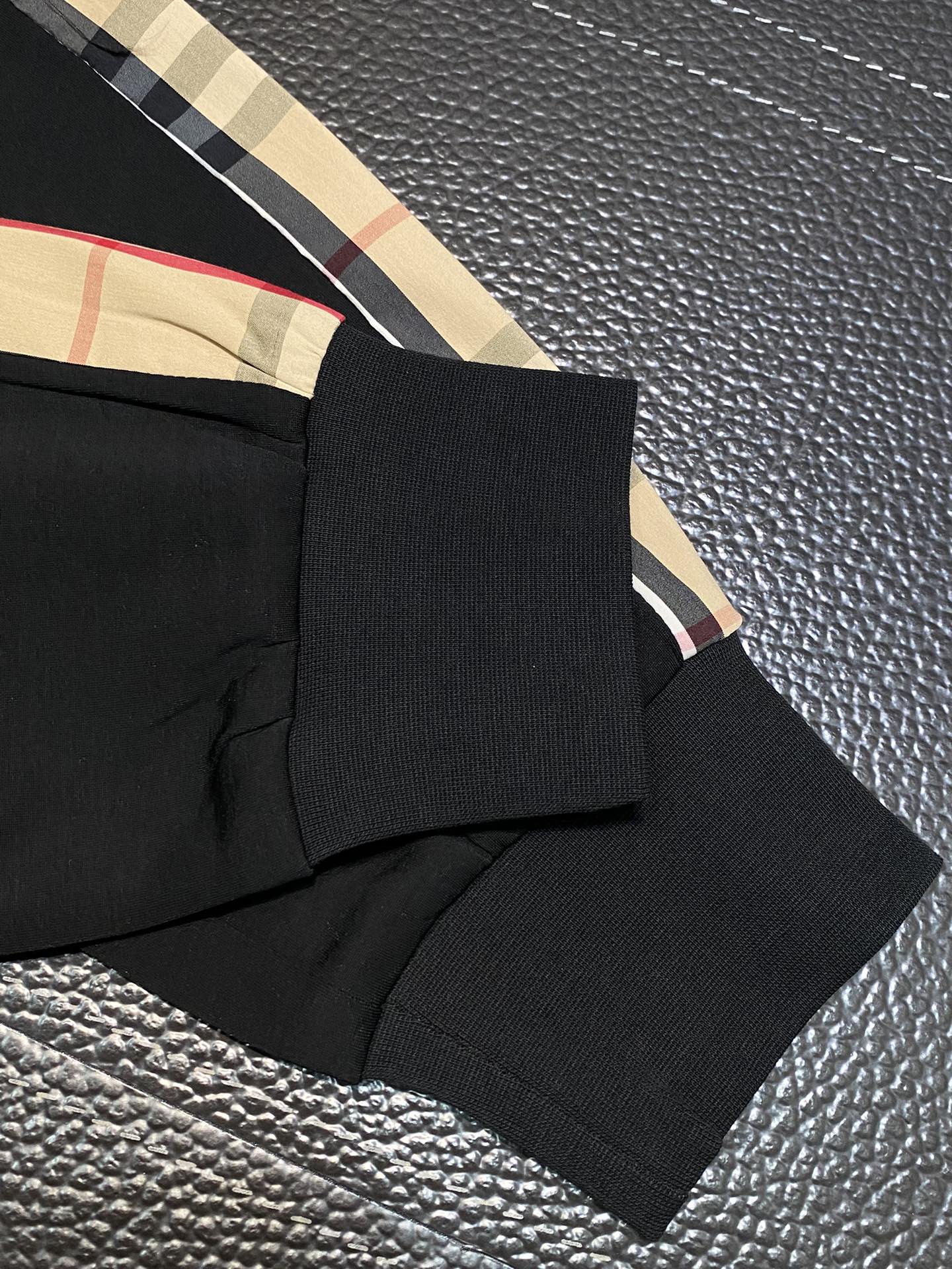 【Burberry 公式 旗艦店】カジュアルパンツ、レギンス