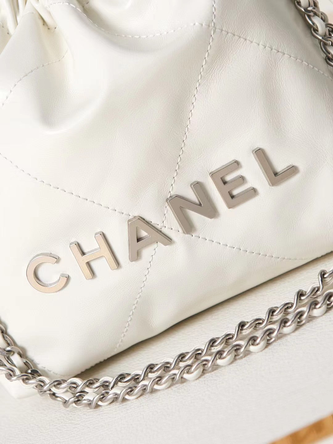 CHANEL 22 Bag Mini AS3980