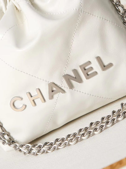 CHANEL 22 Bag Mini AS3980