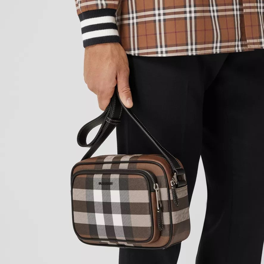 ★BURBERRY★超かっこいい！タータンチェックのショルダーバッグ