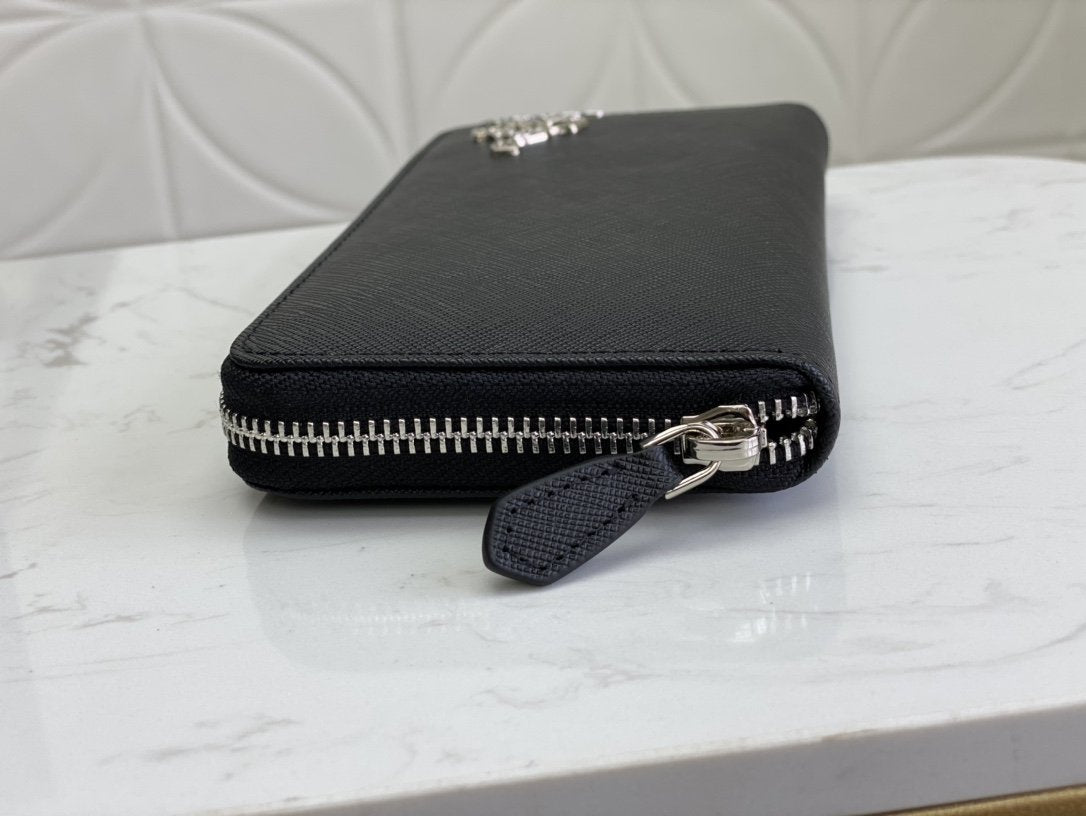 PRADA(プラダ) 財布19x12cm