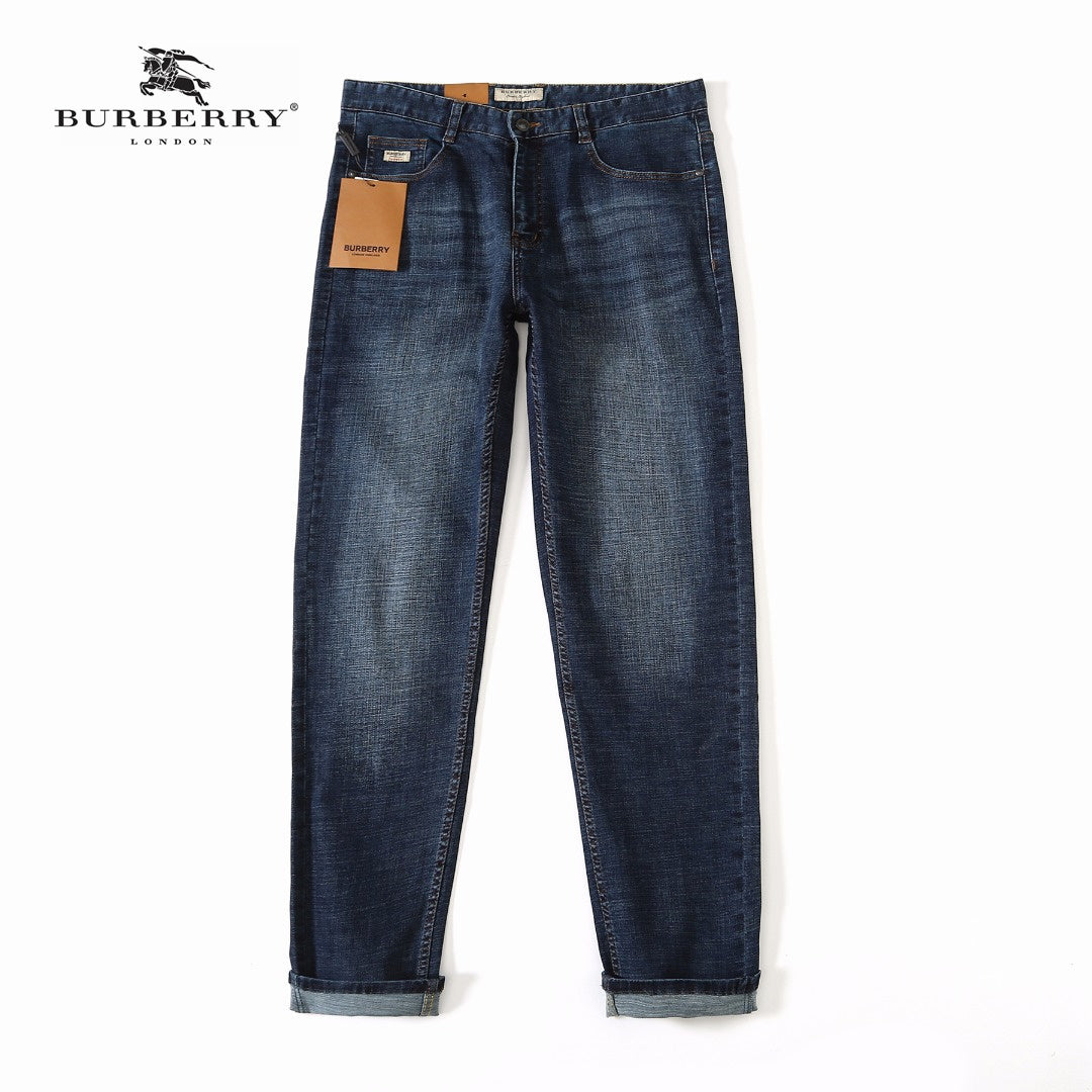 【BURBERRY 公式旗艦店】バーバリー ジーパン ご好評に付き再入荷！