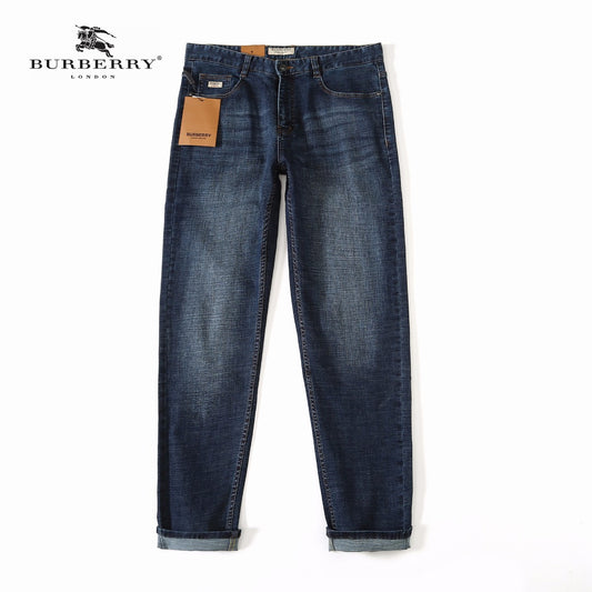 【BURBERRY 公式旗艦店】バーバリー ジーパン ご好評に付き再入荷！