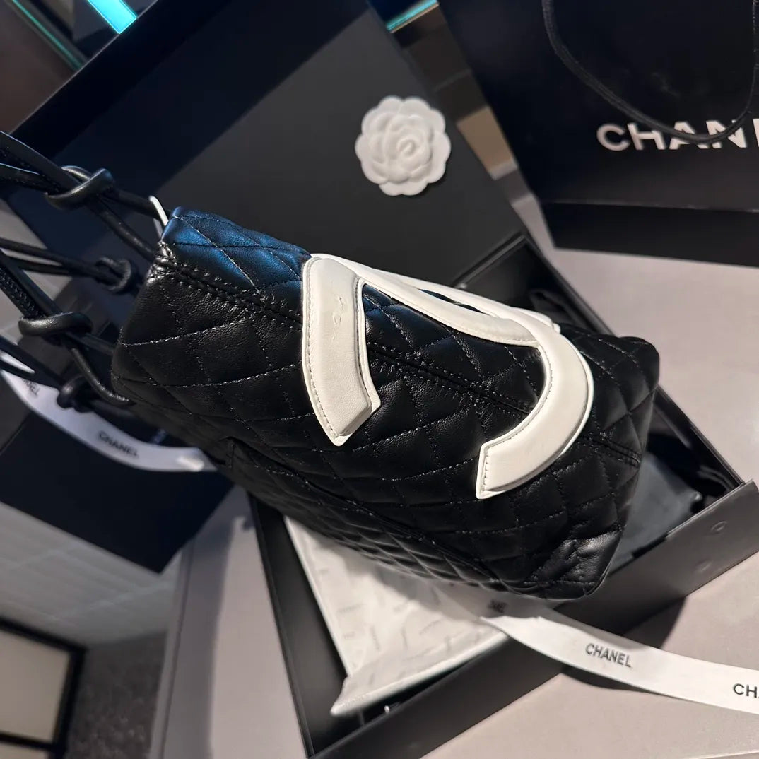 【トレンドのバイカラー♪】CHANEL シャネル ショルダーバッグ