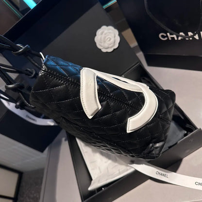 【トレンドのバイカラー♪】CHANEL シャネル ショルダーバッグ