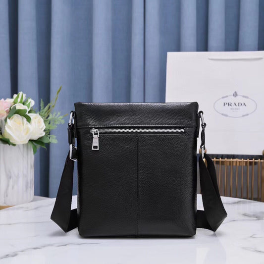 【 PRADA 公式旗艦店】プラダ ショルダーバッグ 当日出荷 好評に付き再入荷！23*27*5CM