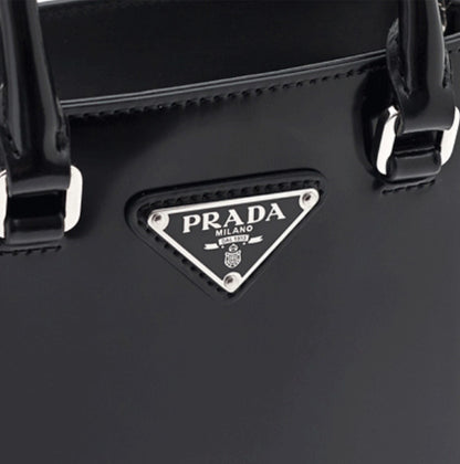 PRADAレディースショルダーバッグ☆正規品☆