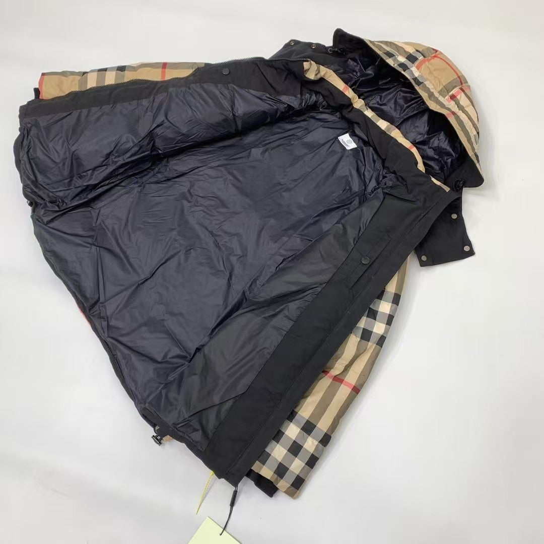 【BUREERRY公式 旗艦店】（バーバリー）ダウンジャケット、ご好評に付き再入荷！！