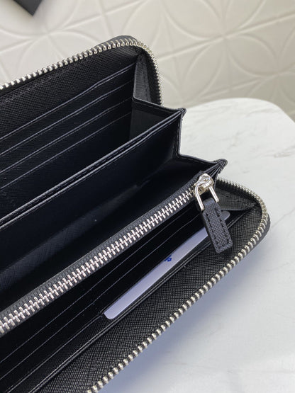 PRADA(プラダ) 財布19x12cm