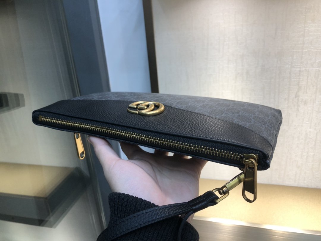 Gucci(グッチ)クラッチバッグ 27X17X3cm