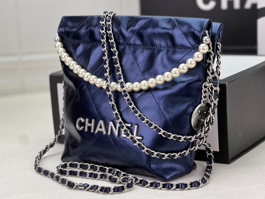 CHANEL 22 3989