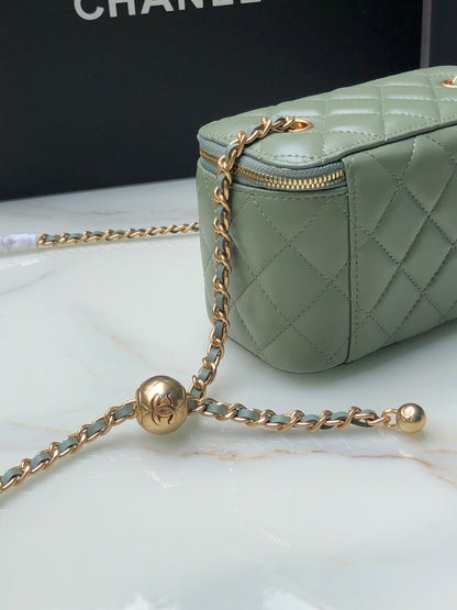 Chanel Classic Vanity 22C Bag with Chain AP2303