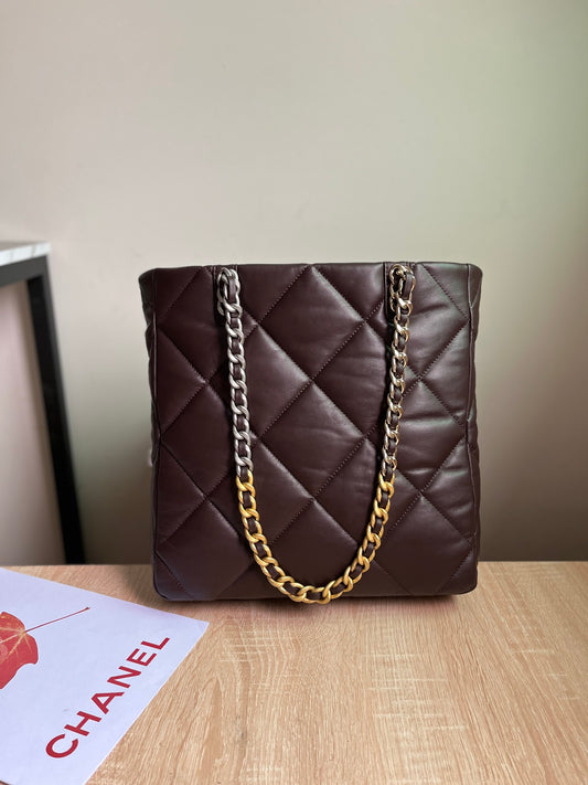 CHANEL 19 SHOPPING BAG 3519