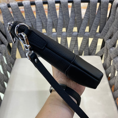 【PRADA 公式旗艦店】プラダ クラッチバッグ当日出荷 好評に付き再入荷！19*29*3CM