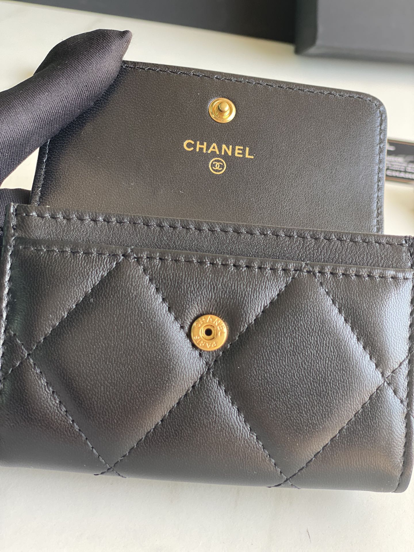 CHANEL 19 FLAP CARD HOLDER AP1790