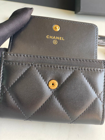 CHANEL 19 FLAP CARD HOLDER AP1790