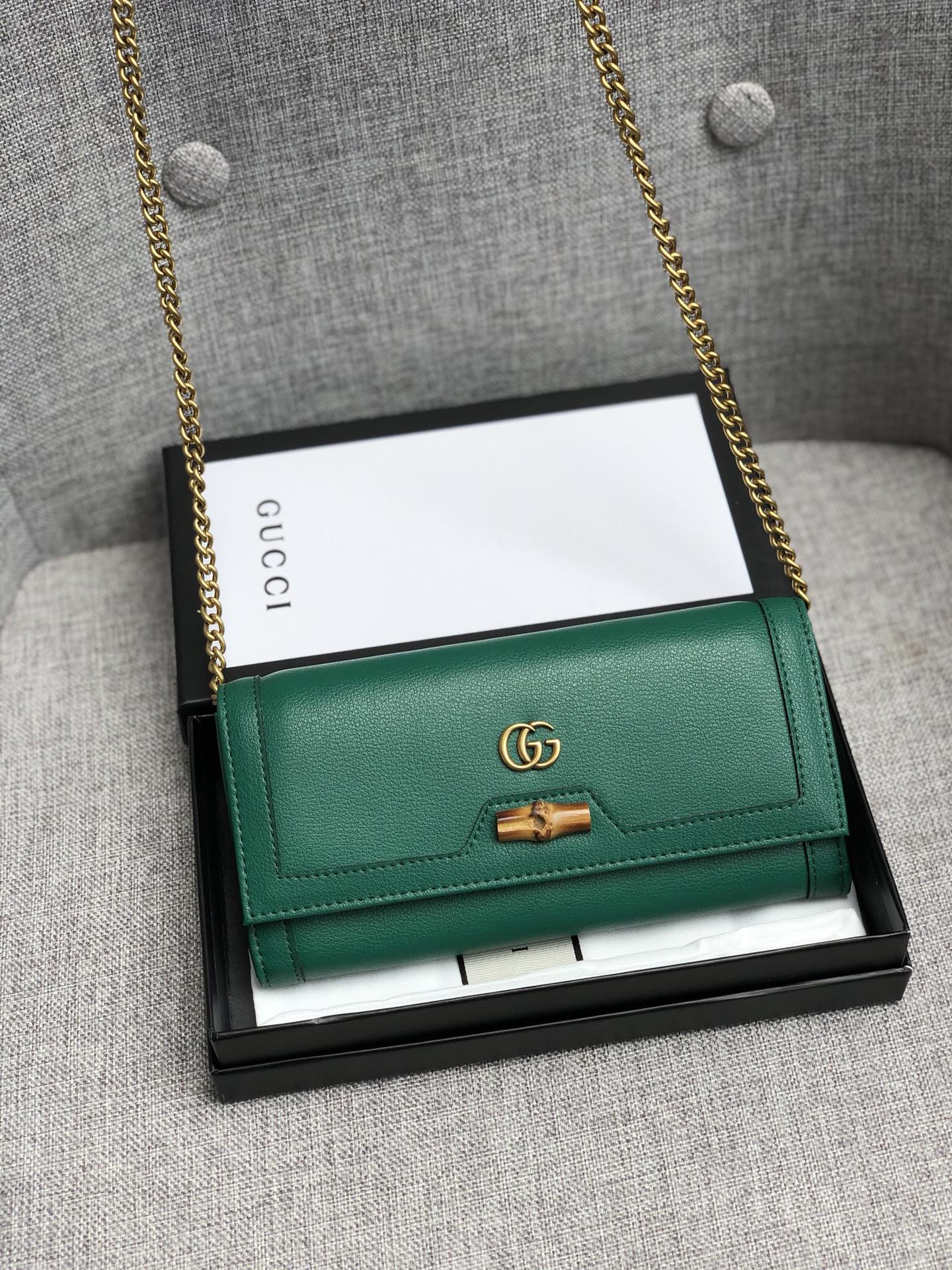 累積売上総額第１位【GUCCI★グッチ】チェーンウォレット