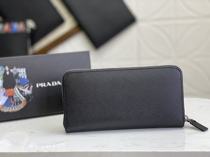 PRADA(プラダ) 財布19x12cm