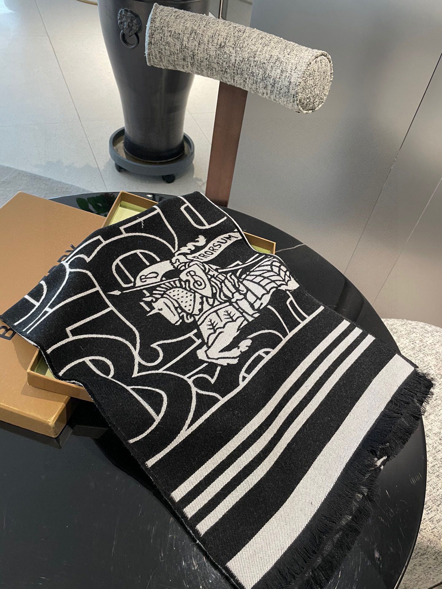 【2024】【BURBERRY バーバリー】スカーフ33*188CM