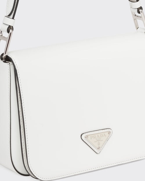 大人気！雑誌「VIVI」に掲載!藤田ニコルの愛用ブランドの新作バッグが掲載されたブラックレザーショルダーバッグ 大人の女性へ