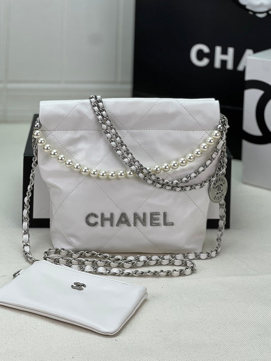 CHANEL 22 3989