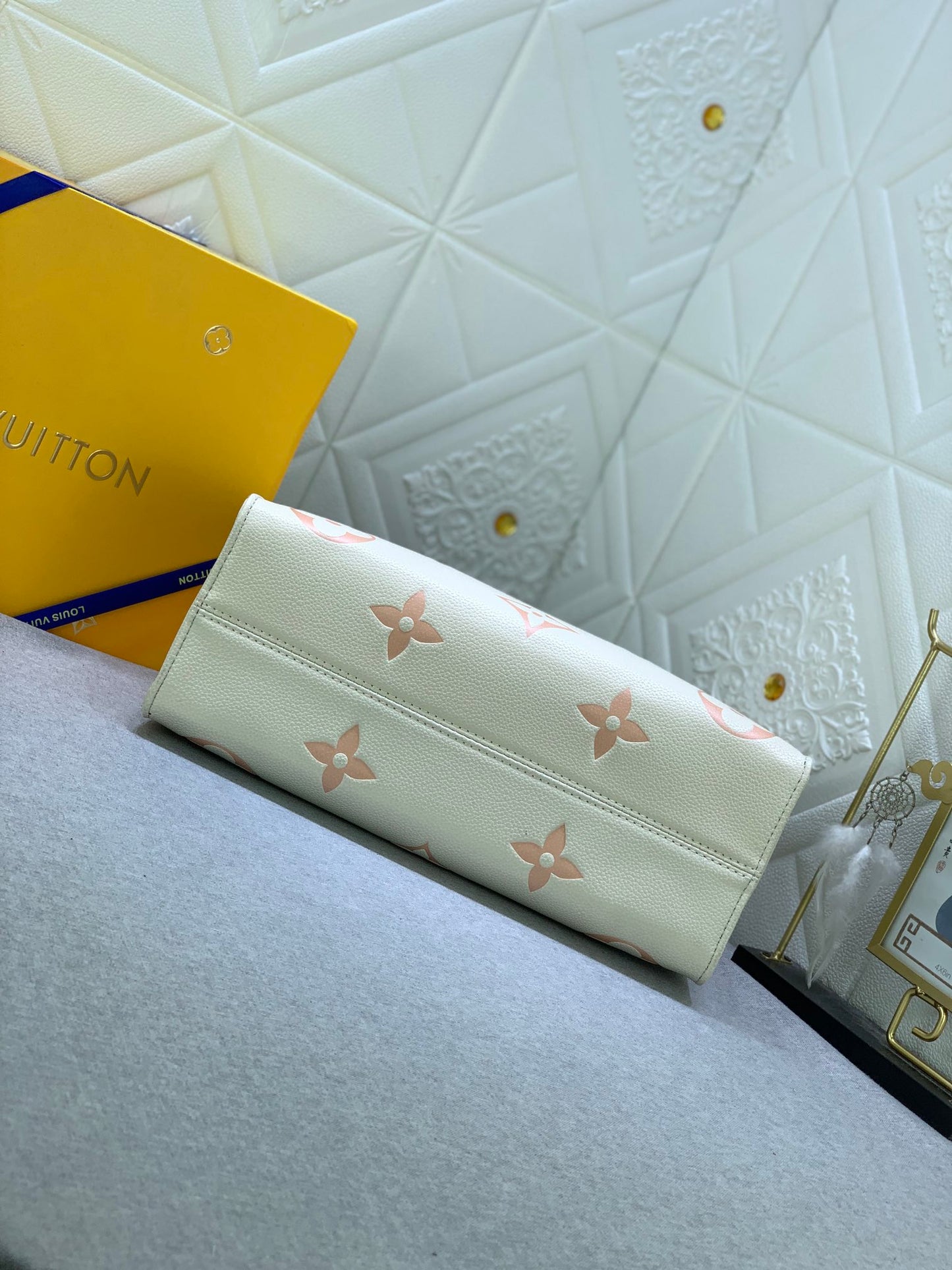 Louis Vuitton(ルイヴィトン) ONTHEGO ミディアム ハンドバッグ