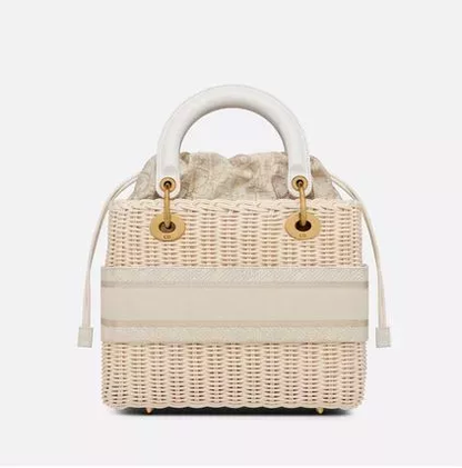 【DIOR直営】新作！ミディアム LADY DIOR
