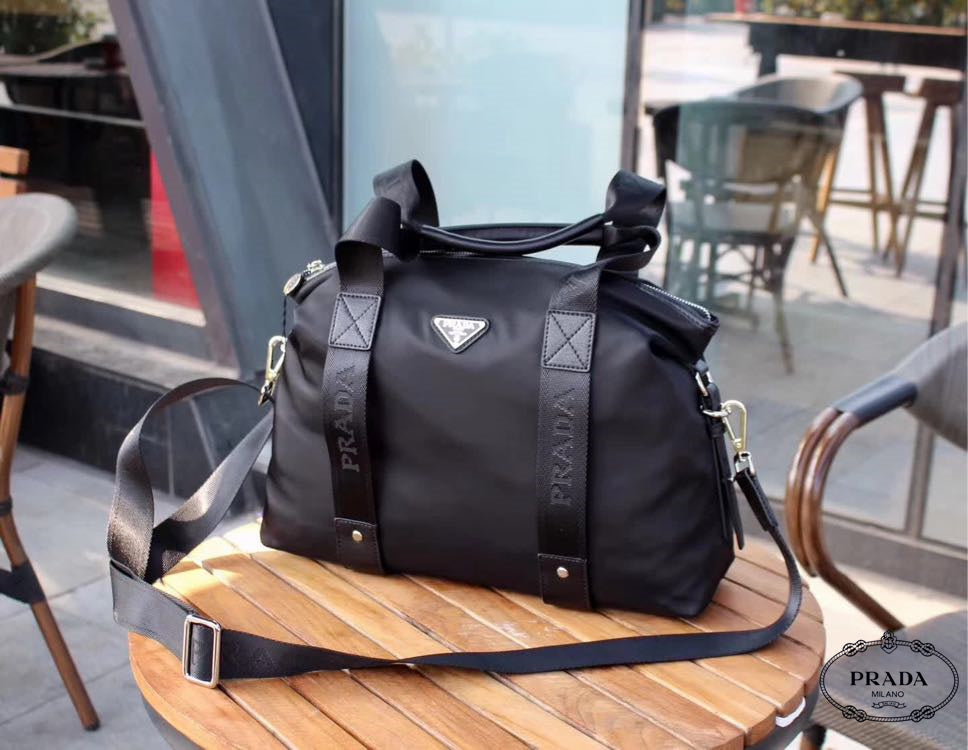 【PRADA 公式旗艦店】プラダ 旅行かばん 当日出荷 好評に付き再入荷！39*28*10CM