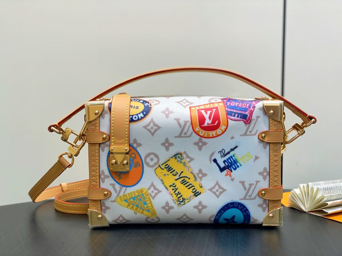 LV ハンドバッグ ボックスレザーボーダー 落書き