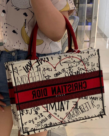 BOOK TOTE多色落書き模様の刺繍