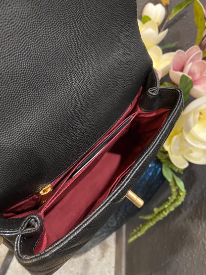 Chanel Cowhide handbag A92990