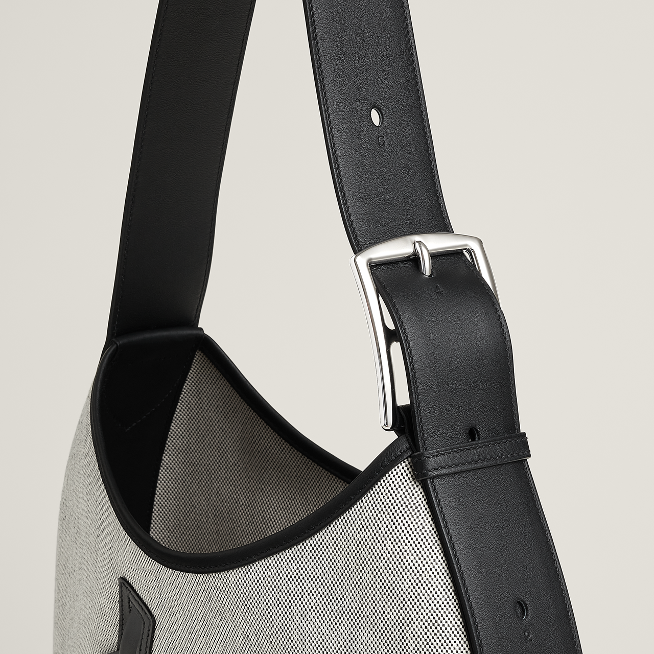 アルコン ショルダーバッグ