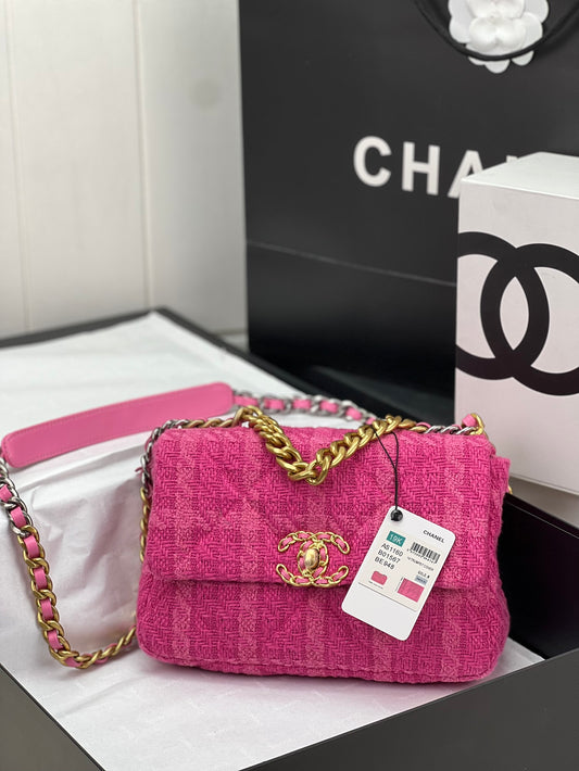 CHANEL 19 HANDBAG AS1161