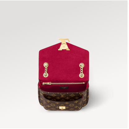 【新作】大人気モデル！！　LOUIS VUITTON　ショルダーバッグ