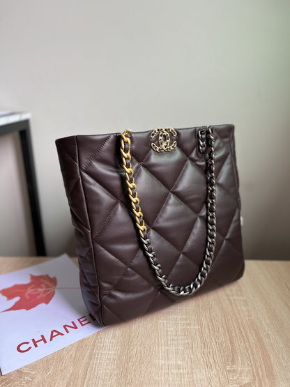 CHANEL 19 SHOPPING BAG 3519