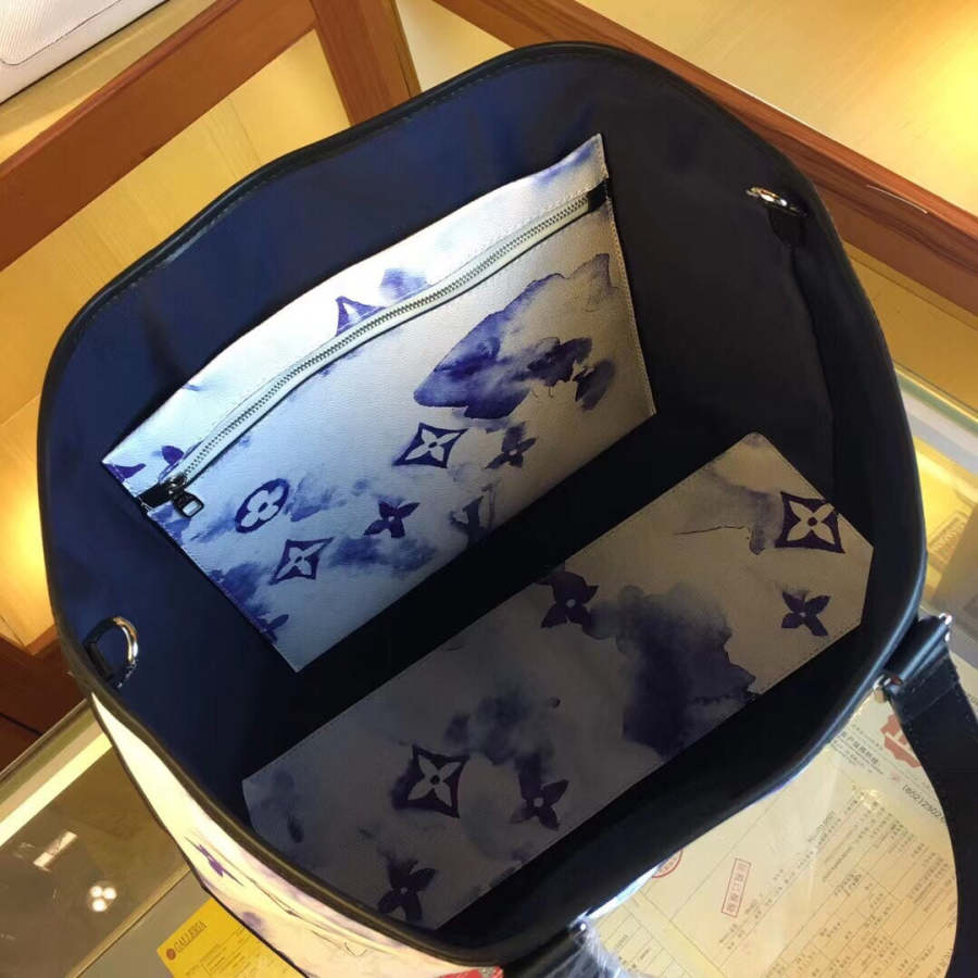 LVルイヴィトンNEWTOTEラージハンドバッグ