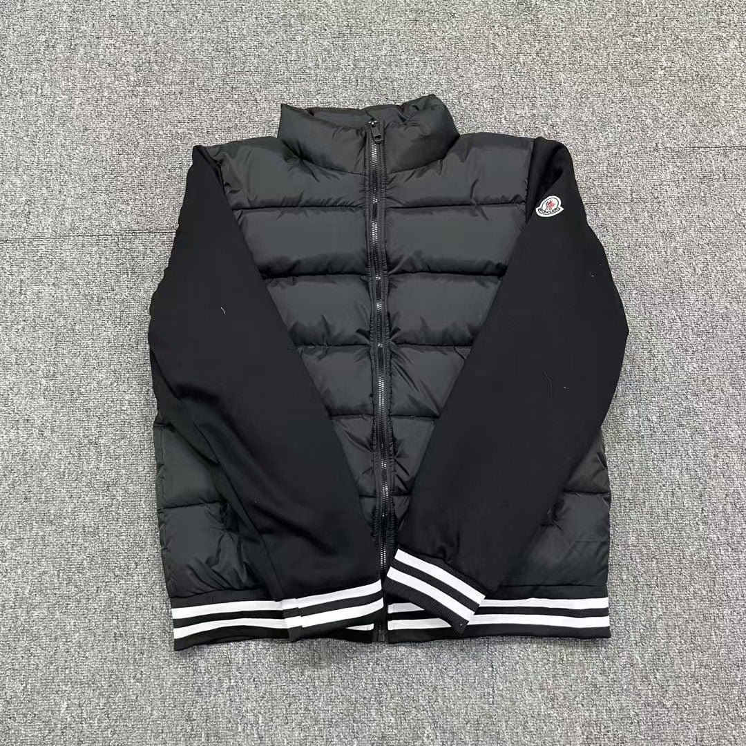 【MONCLER 公式旗艦店】（モンクレール）ニットのダウンジャケット
