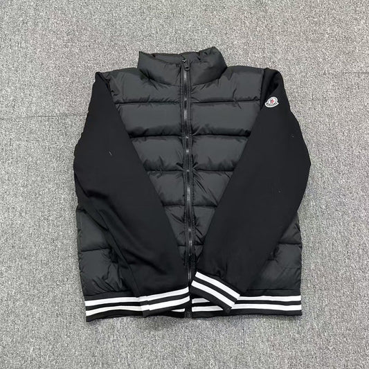 【MONCLER 公式旗艦店】（モンクレール）ニットのダウンジャケット