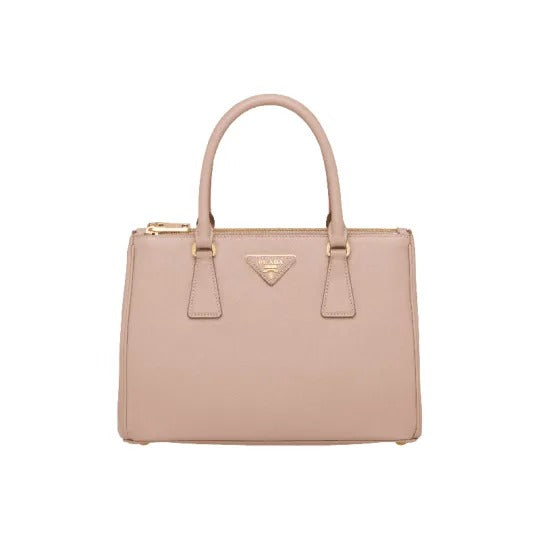 STORY雑誌掲載！高垣麗子さん愛用の新作バッグが登場！PRADA ガレリア スモール スクエア バッグ！！まさに「今」持ちたい！