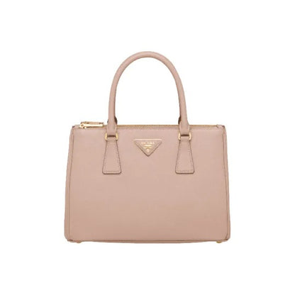 STORY雑誌掲載！高垣麗子さん愛用の新作バッグが登場！PRADA ガレリア スモール スクエア バッグ！！まさに「今」持ちたい！