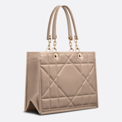 【DIOR】★高級感漂うデザイン★DIOR ESSENTIAL ミディアムトートバック