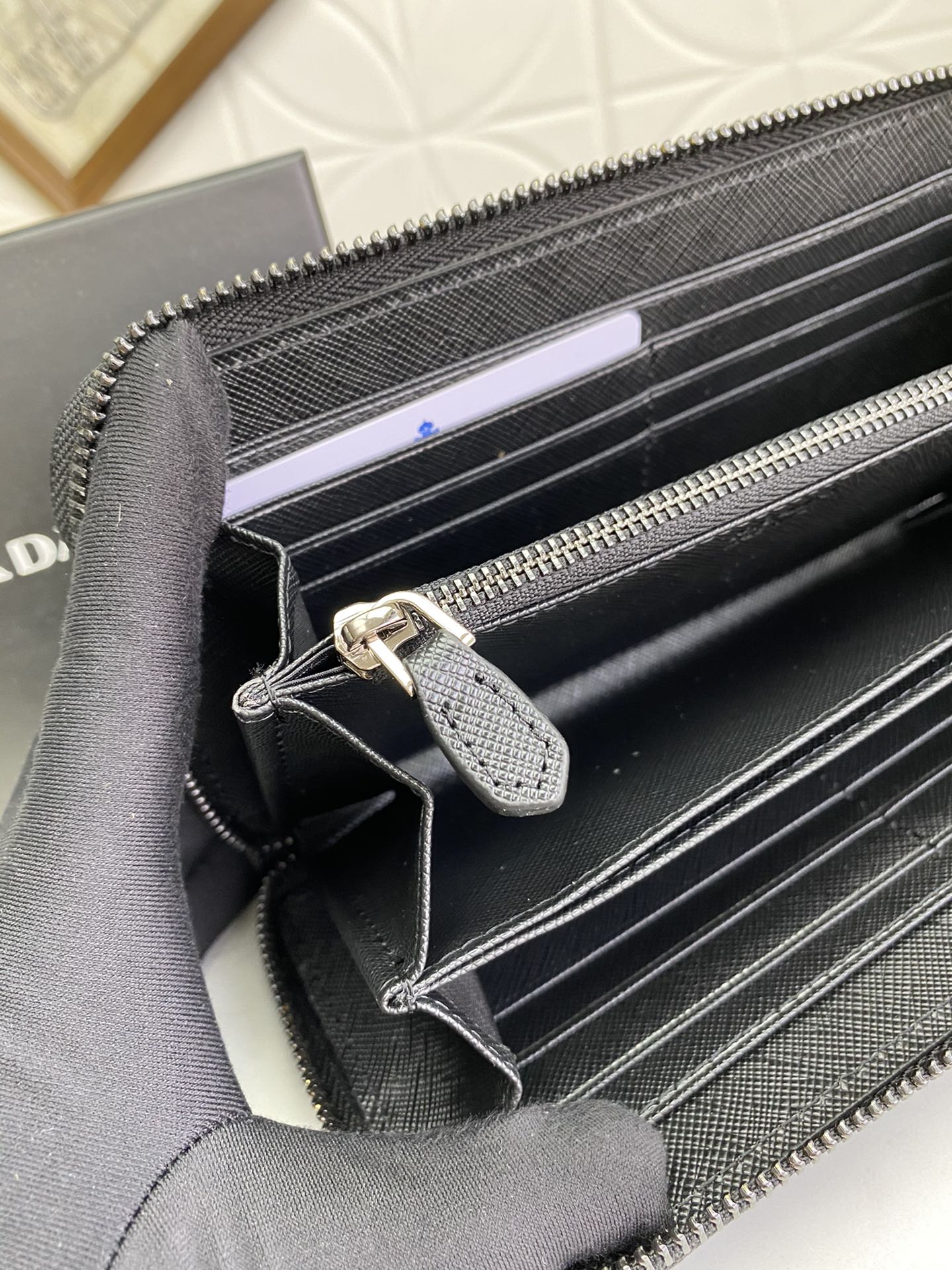 PRADA(プラダ) 財布19x12cm