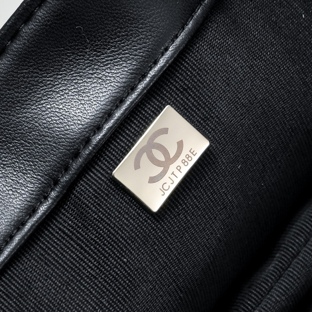 CHANEL💠24C AS4611