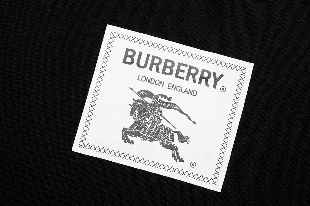 【 Burberry 旗艦店】ご好評に付き再入荷！！