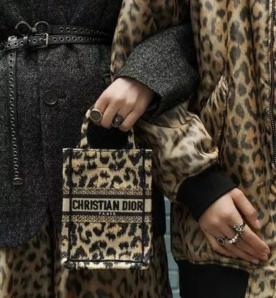 【DIOR】新作！すぐ届く☆DIOR BOOK TOTE ミニ フォンバッグ♪