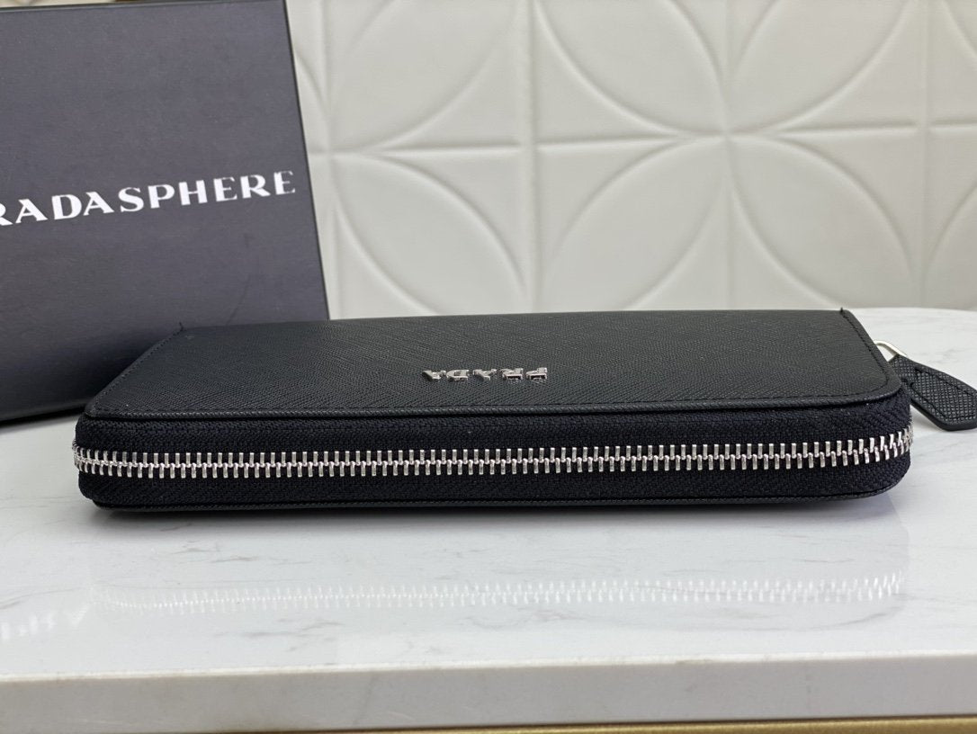 PRADA(プラダ) 財布19x12cm