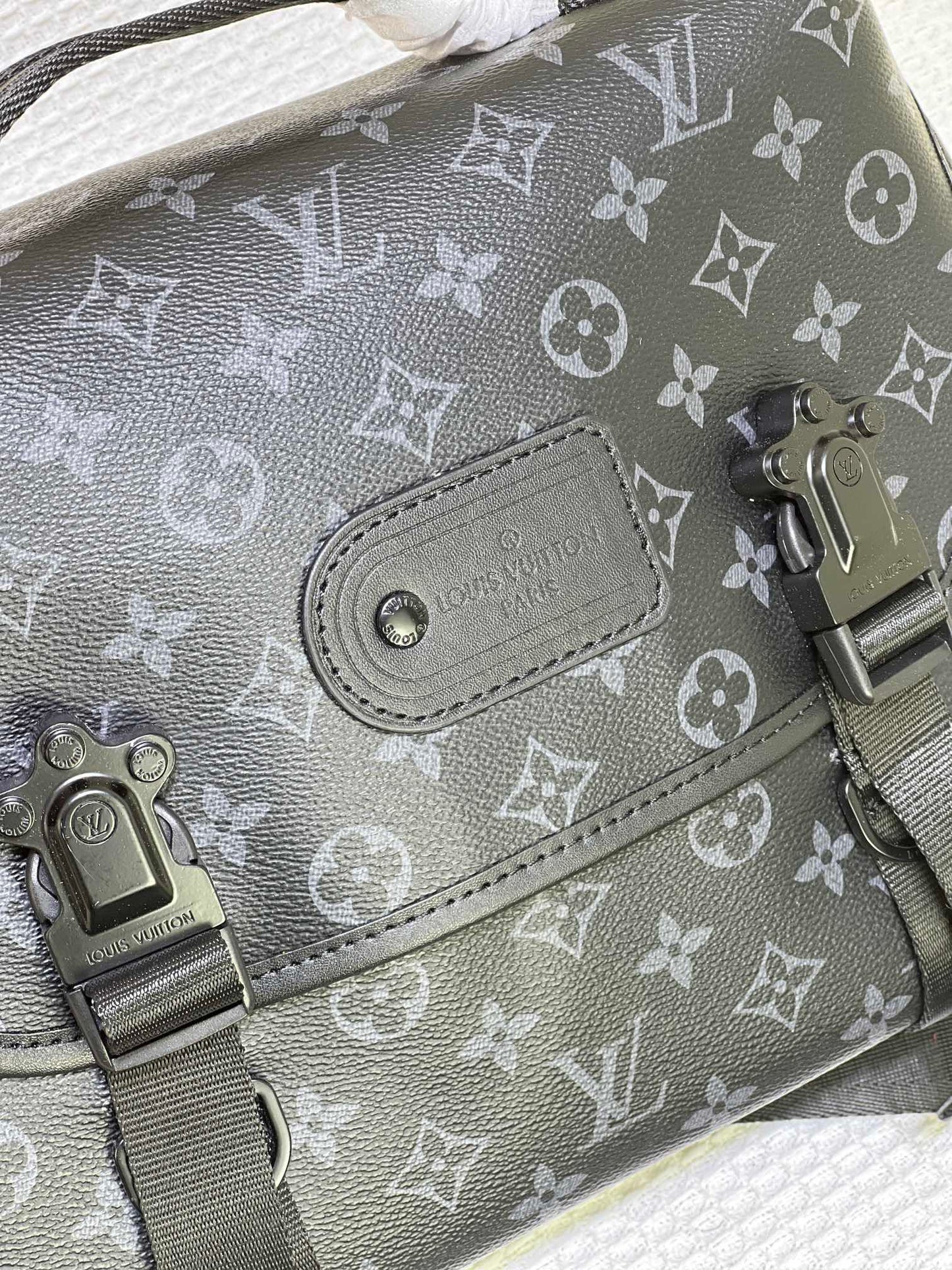 エレガント☆Louis Vuitton☆LV トレイル ショルダーバッグ M46972
